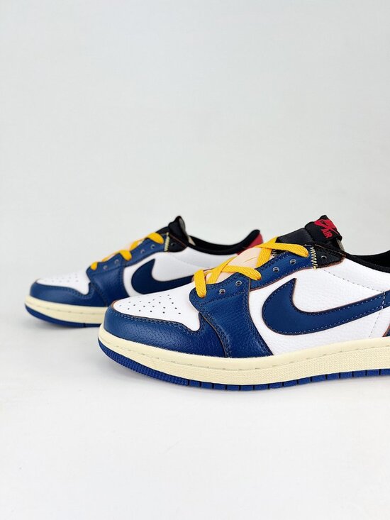 Nike Air Jordan 1 Retro Low OG main image 5